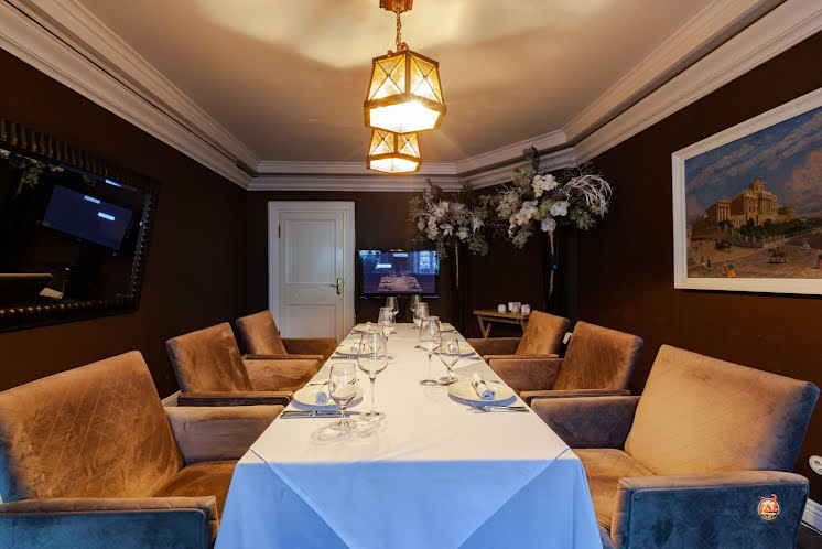 Второй обеденный зал в «Гусятникоff» фотография №2