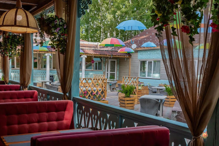 Закрытая летняя веранда в «Генацвале на Краснопольском» фотография №8