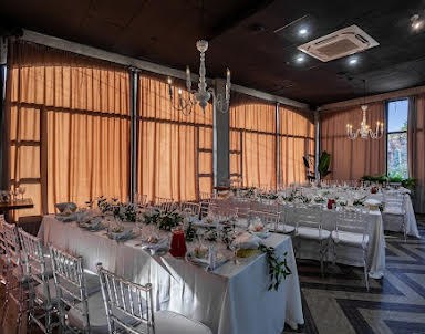  ресторан Двин Холл