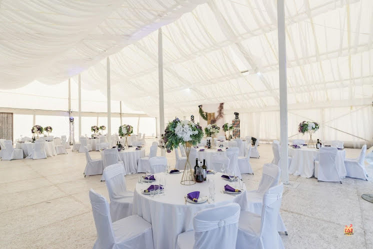 Шатер у пруда в «Sofrino Park» фотография №2