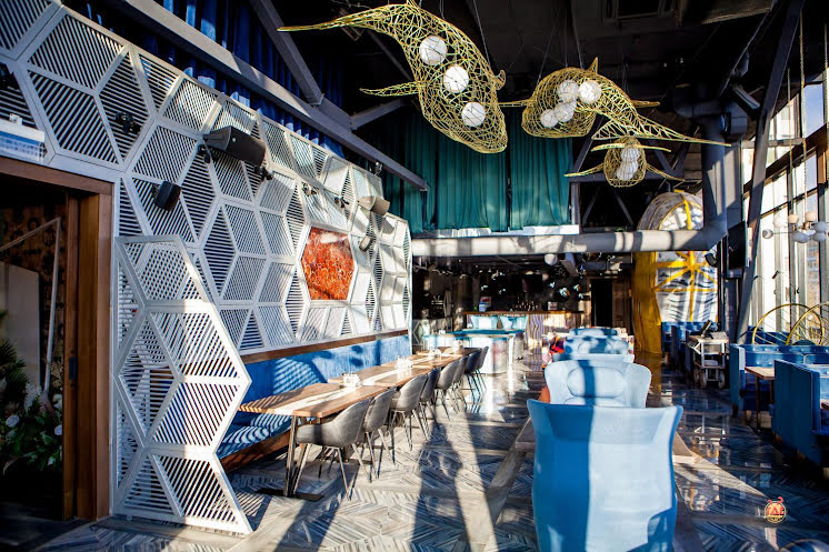 Основной зал в «ИКRA. Restoclub & karaoke» фотография №4