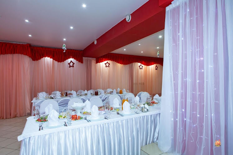 Большой зал в «Siesta на Петухова» фотография №4