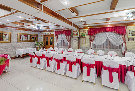 Зал на 80 человек в Зал на 30 человек