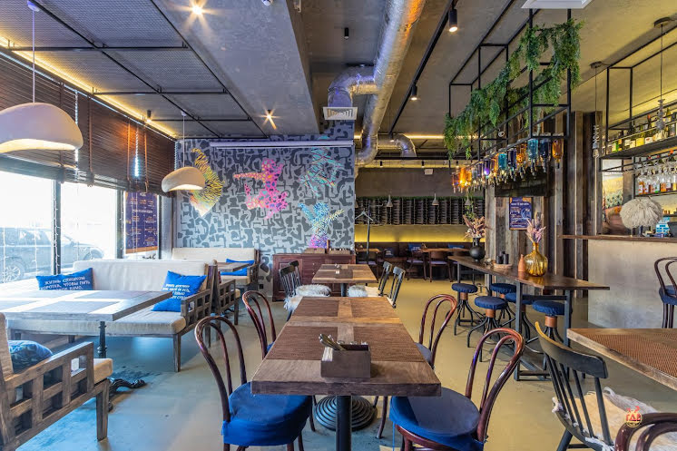 Основной зал  в «Накатули-бар» фотография №5