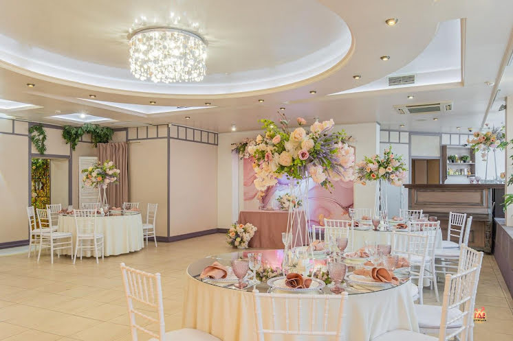 Основной зал  в «Liris Hall на Российском проспекте» фотография №9