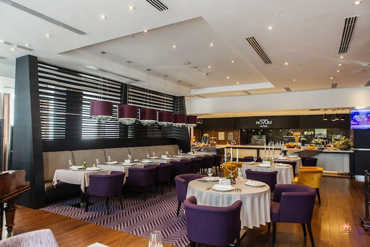 Ресторан "Новум" в «SHERATONPLAZA Ufa - Congress Hotel» фотография №17