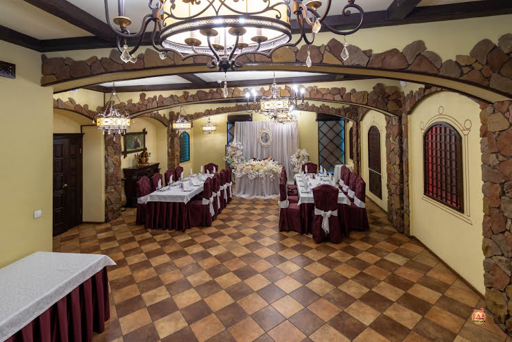 Основной зал в «Медведь» фотография №8