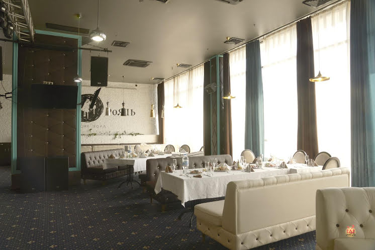 Основной зал в «Белый рояль» фотография №8