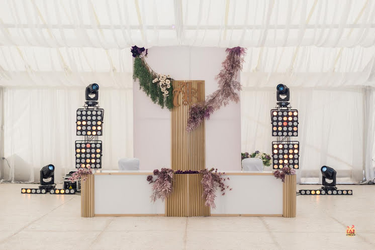 Шатер у пруда в «Sofrino Park» фотография №13