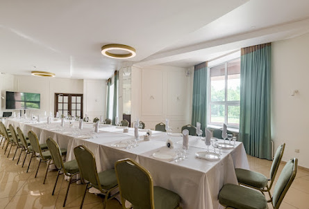 Основной зал в Каминный зал