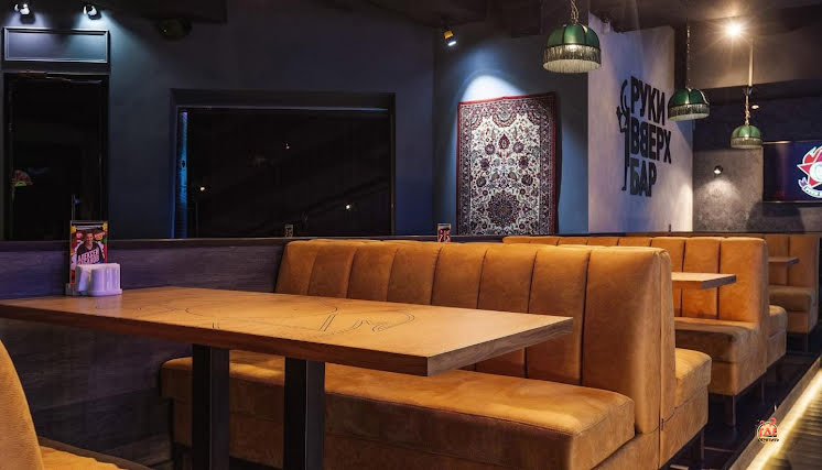 Основной зал  в «Руки ВВерх! Бар на Тверской» фотография №18