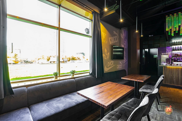 Зал на 1 этаже в «Руки ВВерх! Бар Олимп» фотография №12