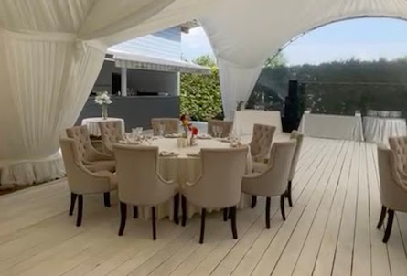 Открытый шатер у бассейна в Открытый шатер у бассейна