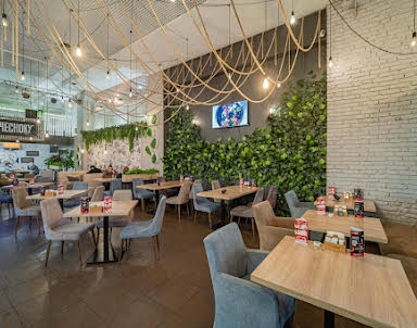  ресторан По чесноку ТРК Куба