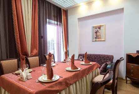 Зал «Жемчужный» в Зал «Изумрудный»