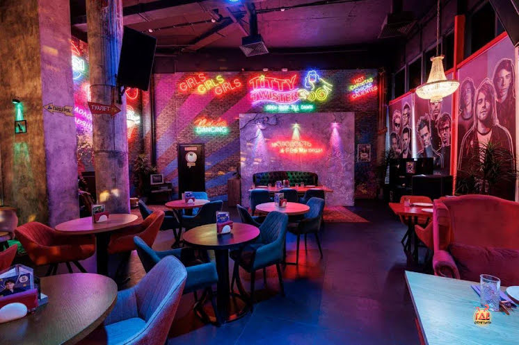 Основной зал в «Руки ВВерх! Бар Мытищи» фотография №6