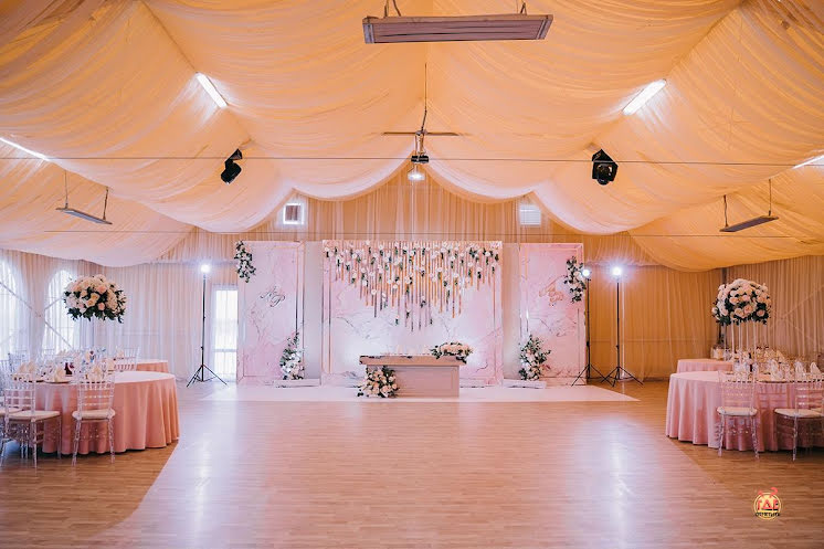 Большой банкетный шатер в «Белая лошадь» фотография №9