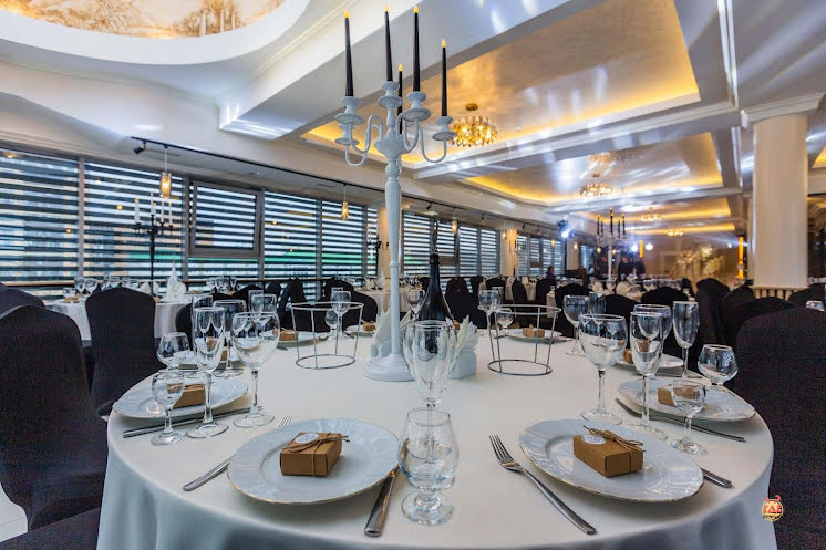 Зал Park restaurant&banquet hall в «Park restaurant&banquet hall» фотография №9