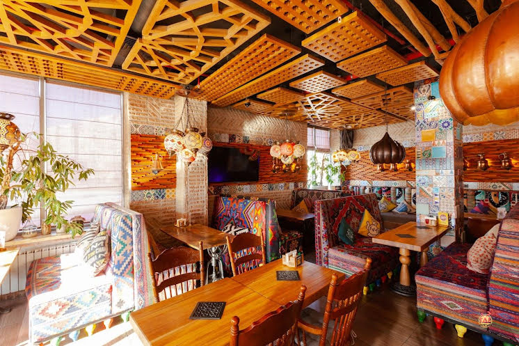 Зал ресторана  в «Чайхона №1 Новокосино» фотография №3