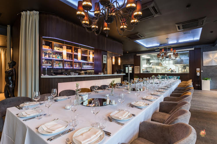 Основной зал в «18.12» фотография №18