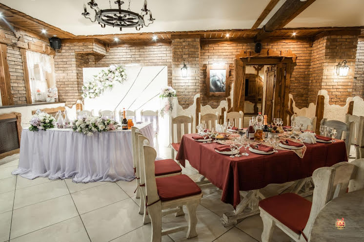 Основной зал в «Белая лошадь» фотография №10