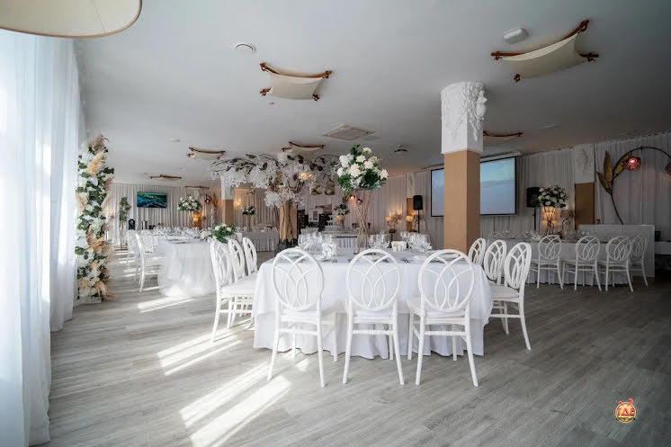 Большой банкетный зал в «9PARROTS» фотография №9