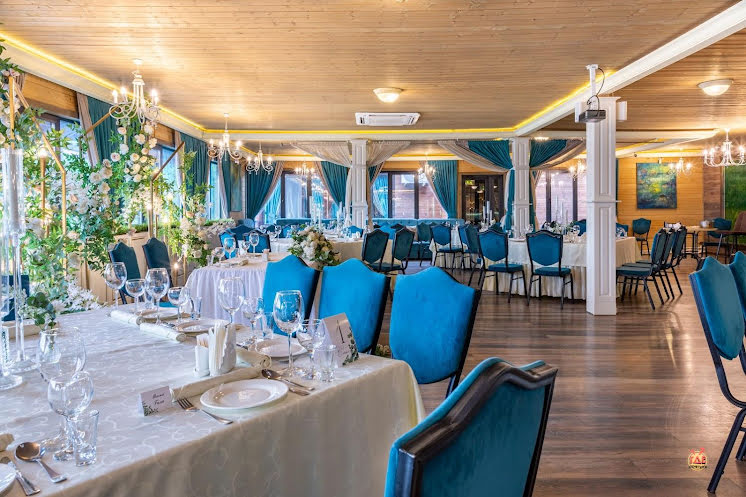 Основной зал в «Жульен» фотография №5