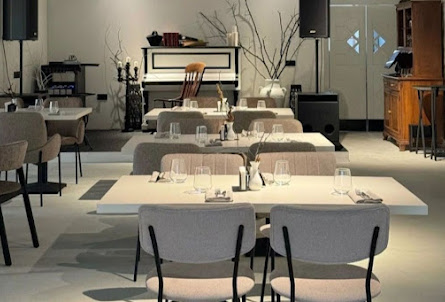 Правое крыло (2 этаж) в Вип-зал №1