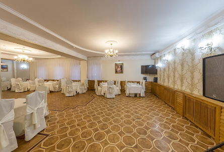 Зал №1 в Зал №2