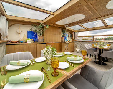 День рождения в Теплоход "Миконос"