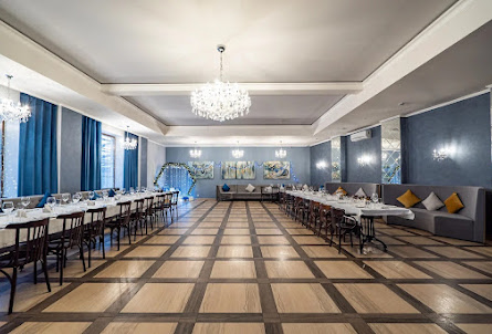 Основной зал в Малый зал