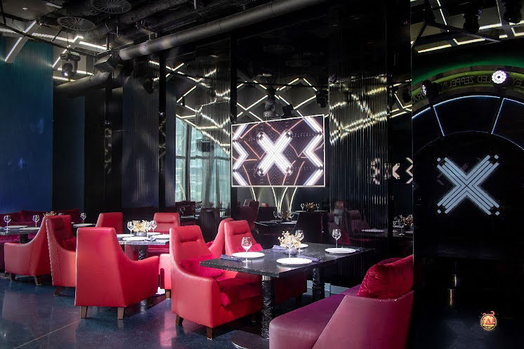 Зал со сценой в «Okovoice Event Hall» фотография №3