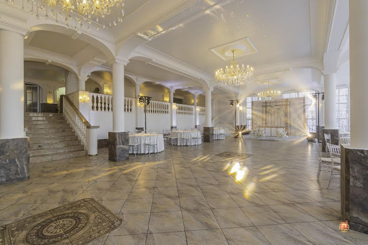 Верхний зал в «Мир у Озера» фотография №6