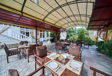 Летняя веранда в Зал «Колесо времени»