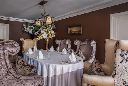 Первый обеденный зал в Зал «Паркетный»