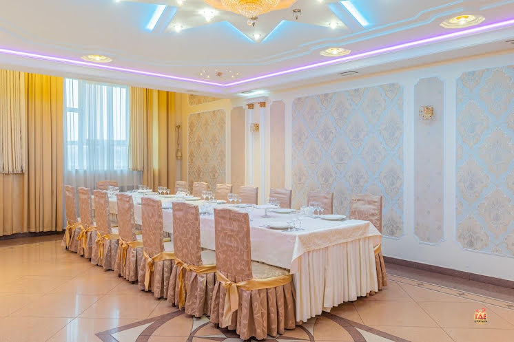 Золотая гостиная в «Мики» фотография №1