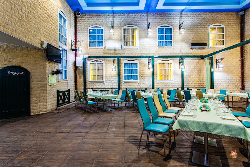 У фонтана фотография №1