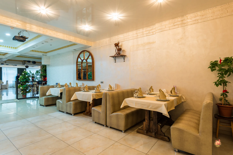 Основной зал в «Уют» фотография №10