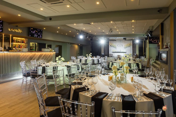 Большой зал ресторана в «Monet» фотография №9