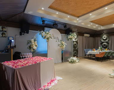  ресторан Dvin Hall