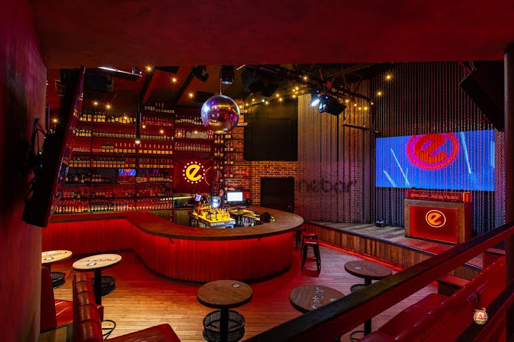 Основной зал с танцполом в «Небар на Пятницкой» фотография №5