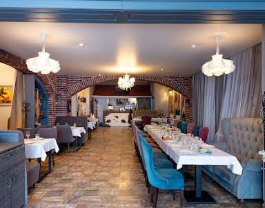  ресторан Иверия на Комарова