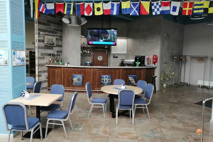 Бар «Бросай якорь» в «Коматек» фотография №3