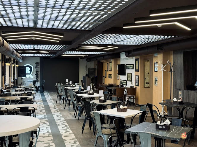 Основной зал «Reader's Pub» в «Банкетные залы гостиницы АМАКС "Центральная"» фотография № 1