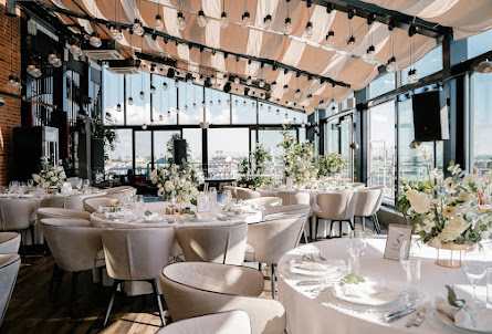 Ресторан «Невесомость» в Зал «Лаунж»