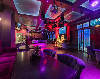  ресторан Сто Друзей