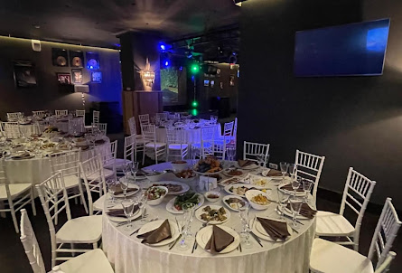 Караоке-зал в Открытый шатер у бассейна