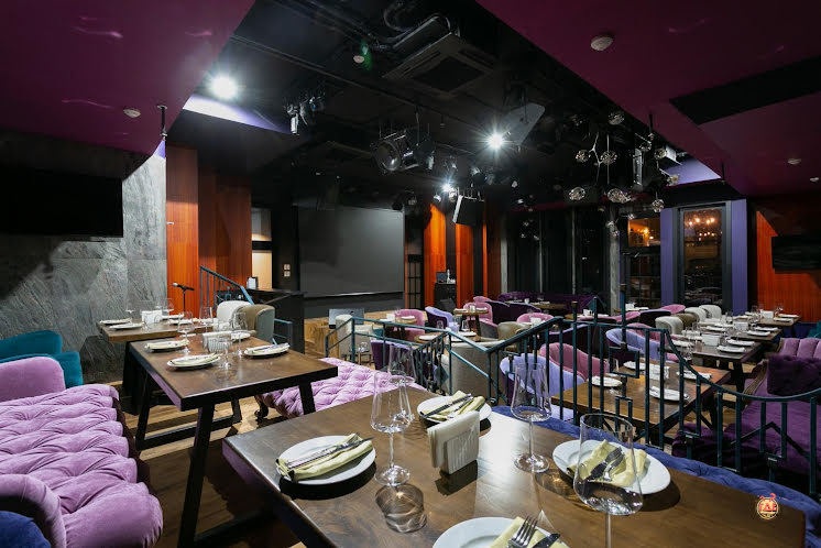 Основной зал  в «Who Is Who» фотография №9