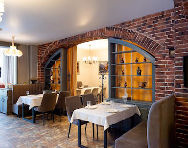  ресторан Иверия на Комарова