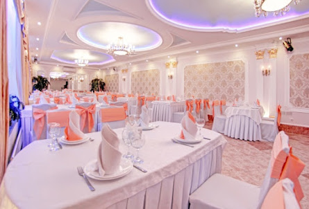 Классический зал в Лиловый зал